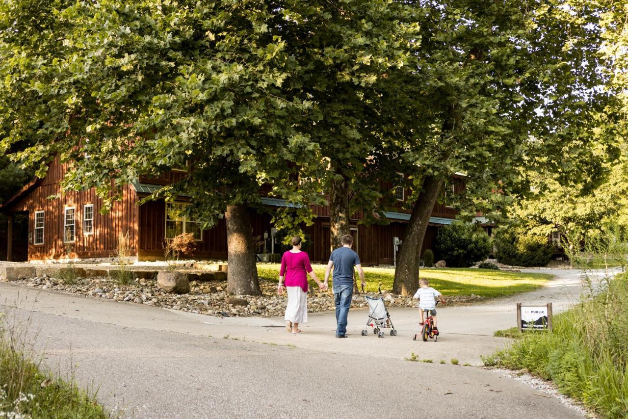 Villa Blue Spruce . Trailside Lodging Millersburg Exterior foto